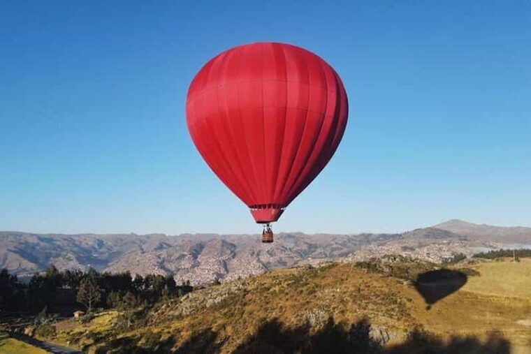 cusco-sunrise-in-hot-air-balloon-flight-over-cusco-canyon