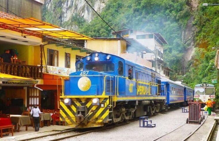 cusco-tour-to-machupicchu-with-rest-in-aguas-calientes-town-2