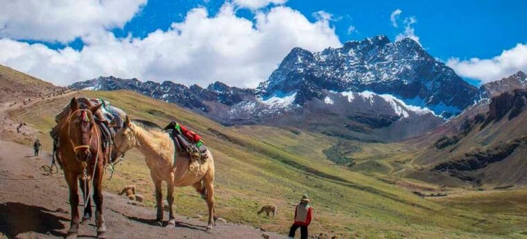 cusco-visit-rainbow-mountain-on-horseback-lunch