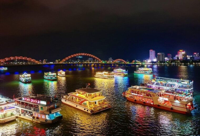 da-nang-han-river-cruise-cham-dancing-by-phu-quy-cruise