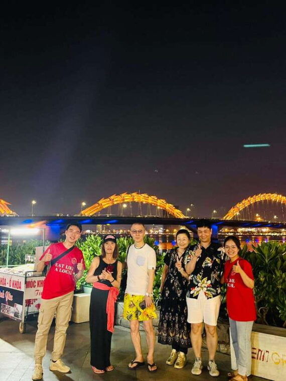 da-nang-seafood-dinner-night-market-sightseeing-by-night