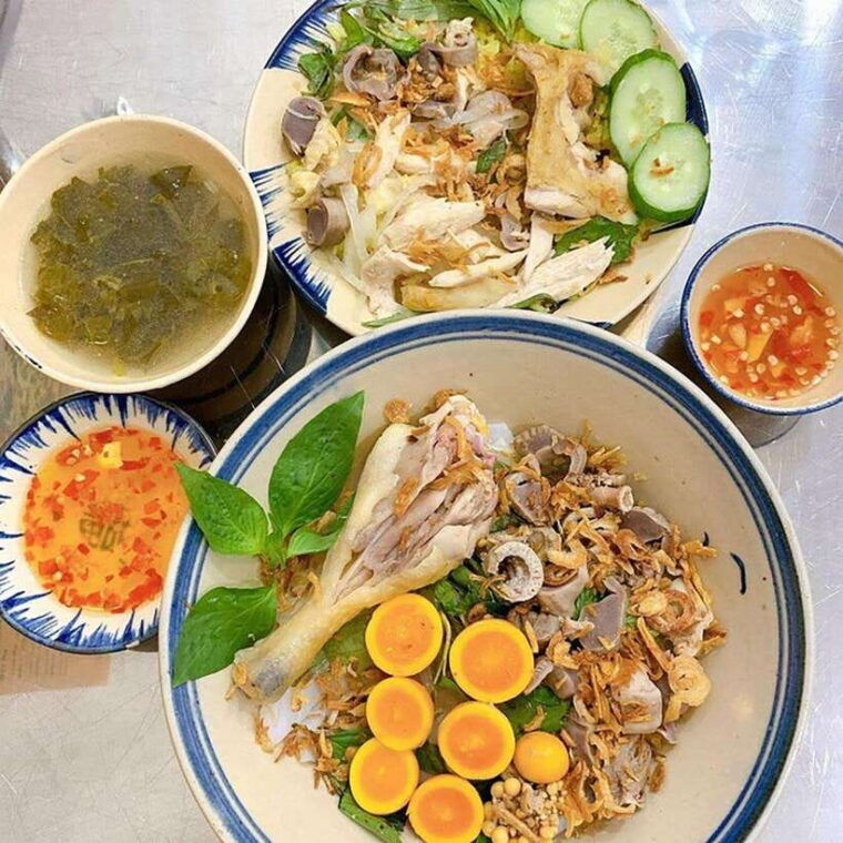 dalat-street-food-adventure-by-motorbike