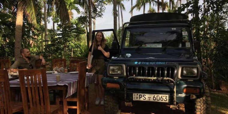 dambulla-sigiriya-polonnaruwa-minneriya-park-jeep-safari