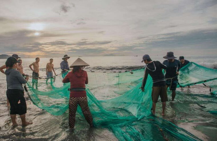 danang-on-the-waterfront-photography-tour