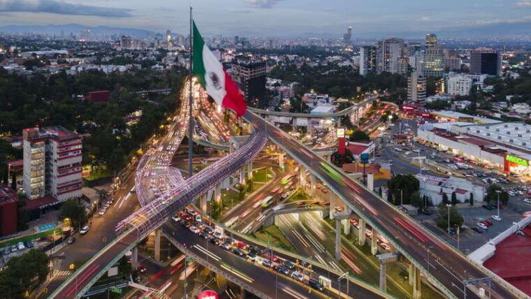 discover-cdmx-by-night-bus-tour