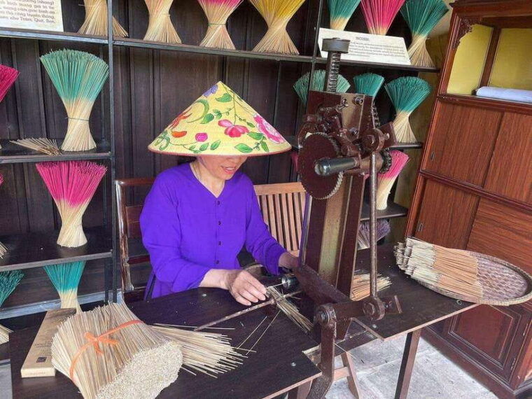 discover-hue-imperial-city-tombs-local-market-village