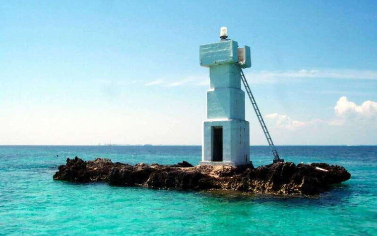 discover-the-beautiful-isla-mujeres-transparent-boat-tour