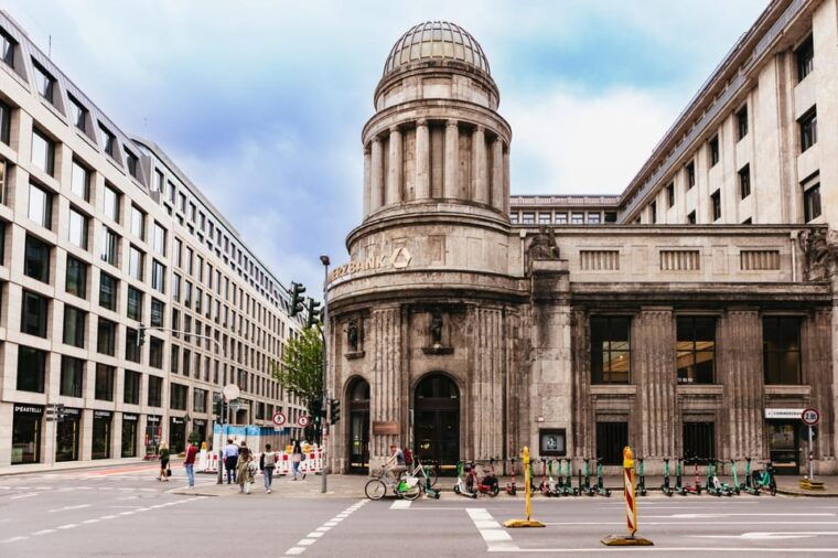 dusseldorf-guided-city-architecture-walking-tour