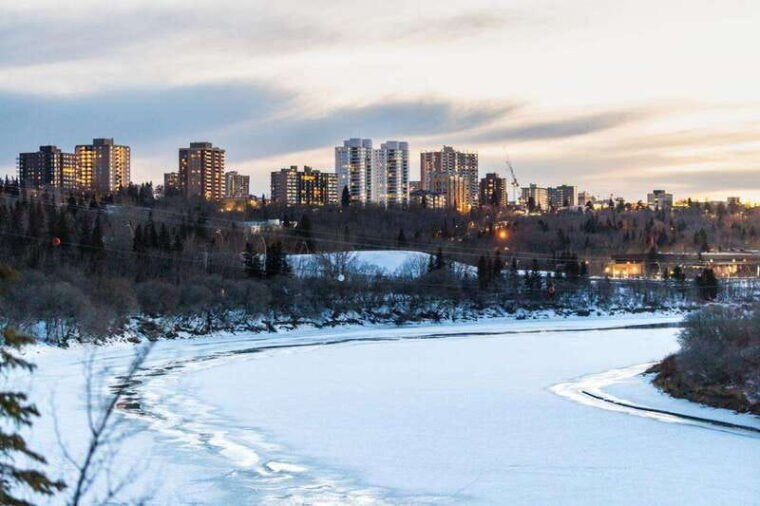 edmonton-festive-christmas-walking-tour
