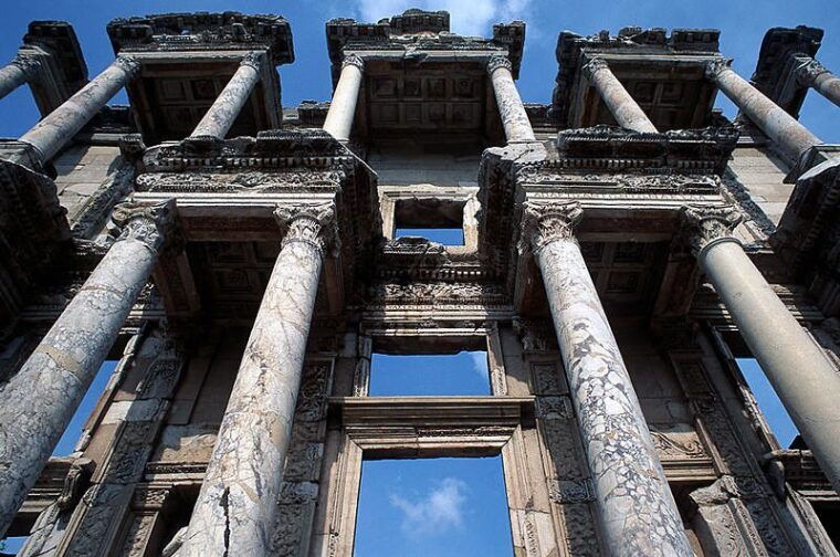 ephesus-the-house-of-virgin-mary-and-grand-theater-tours