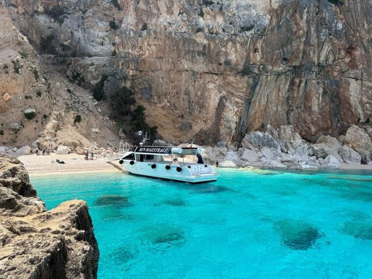 exclusive-gulf-of-orosei-boat-tour-with-aperitif