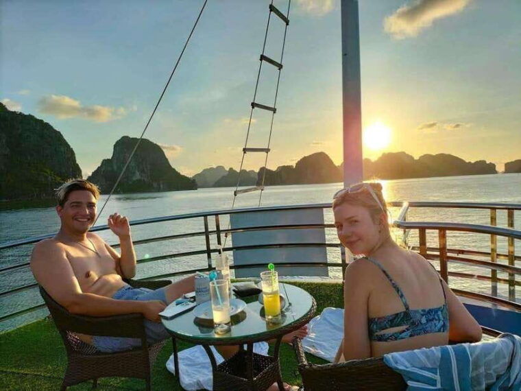 explore-halong-bay-on-the-best-day-cruise-with-kayak-lunch
