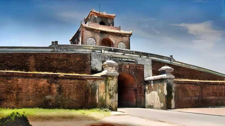 explore-hue-with-a-one-day-travel-itinerary