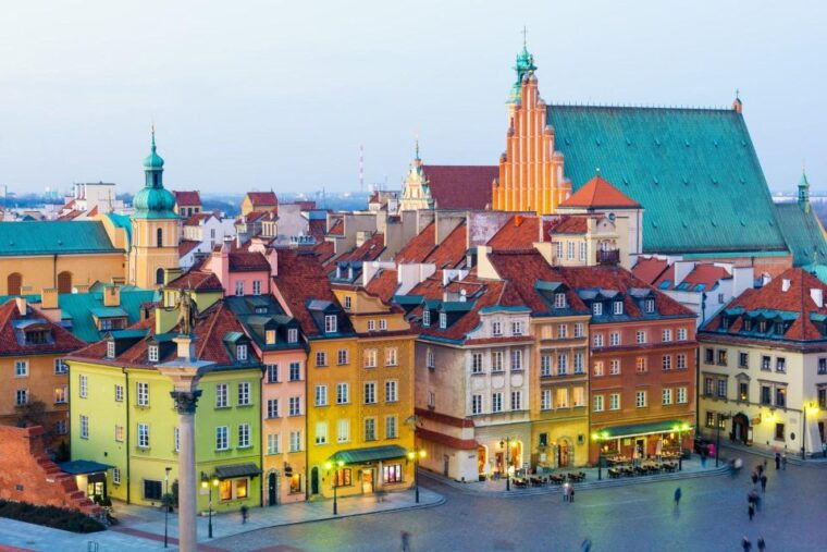 family-tour-of-warsaw-old-town-with-fun-activities-for-kids
