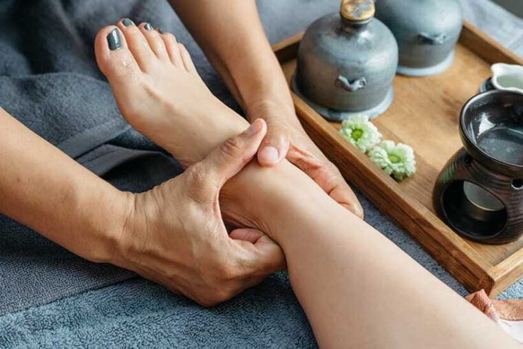 foot-massage-mobile-massage-at-your-hotel-in-bali