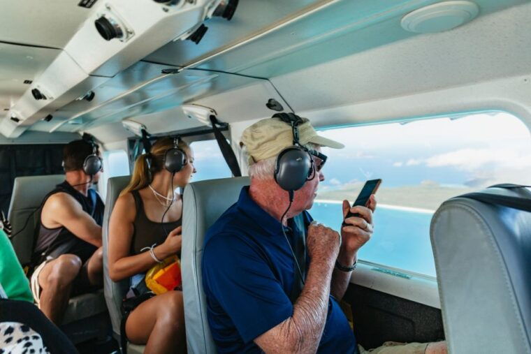 from-airlie-beach-whitsundays-scenic-flight-with-pickup