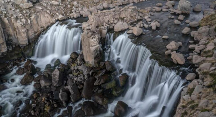 from-arequipa-road-to-pillones-waterfall