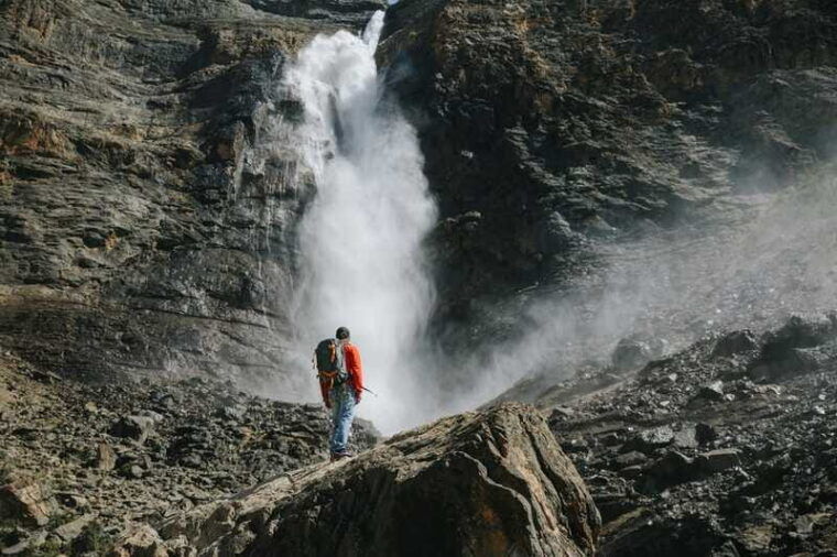 from-banff-mountains-lakes-and-waterfalls-full-day-tour