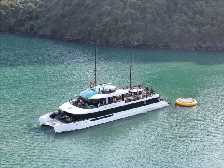 from-cat-ba-explore-cat-ba-floating-village-in-full-day