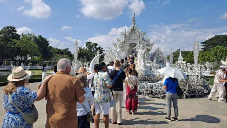 from-chiang-mai-chiang-rai-white-blue-and-red-temple-tour