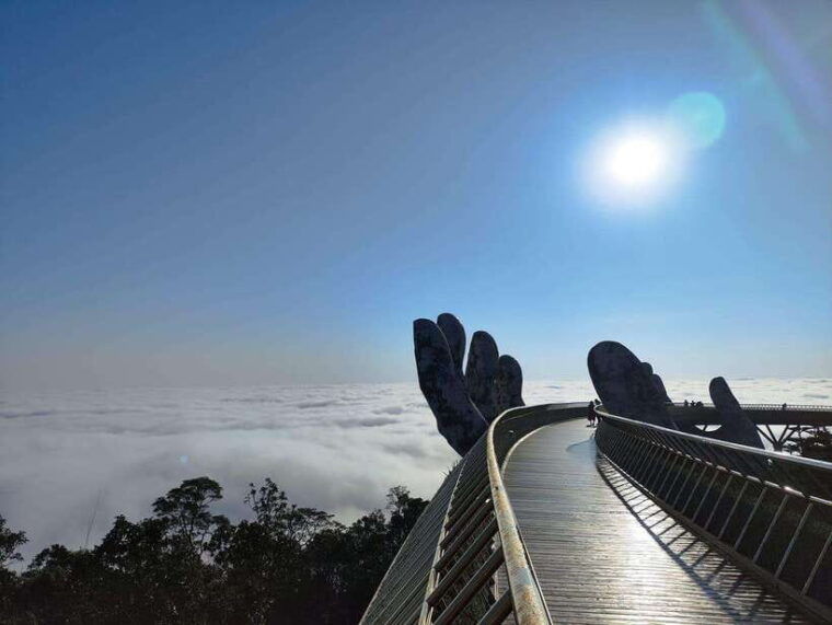 from-da-nang-tien-sa-port-to-golden-bridge-by-private-tour