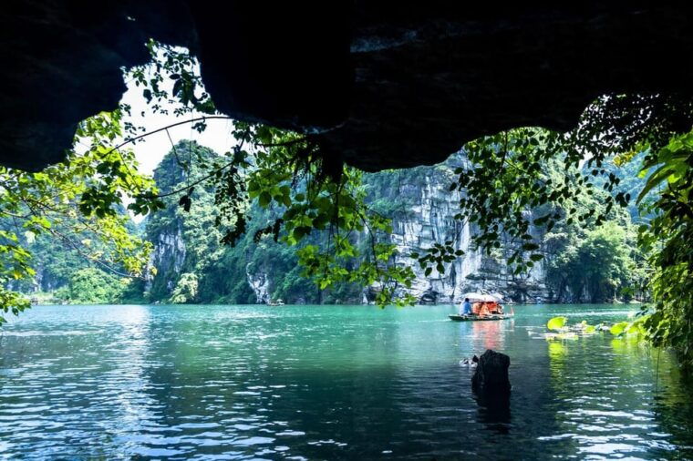 from-ha-noi-hoa-lu-tam-coc-trang-an-2