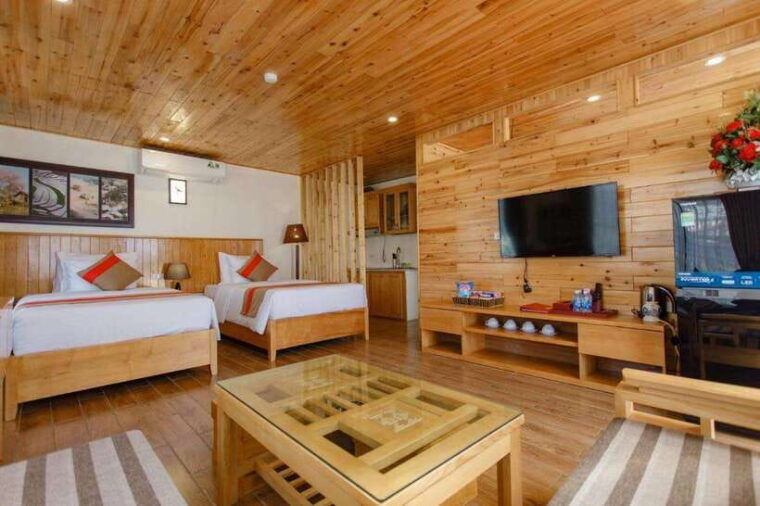 from-hanoi-2-day-sapa-trekking-tour-sleep-at-hotel