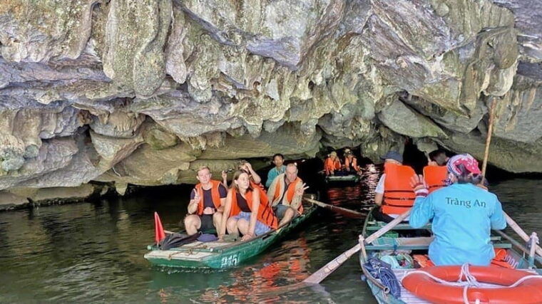 from-hanoi-2-days-ninh-binh-bai-dinh-trang-an-mua-cave