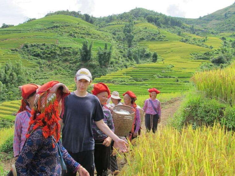 from-hanoi-2-days-trekking-sapa-with-ethnic-minority-guide