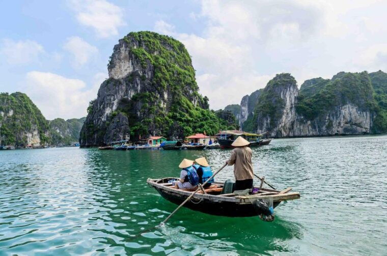 from-hanoi-4-days-luxury-tour-sa-pa-and-ha-long-bay-cruise