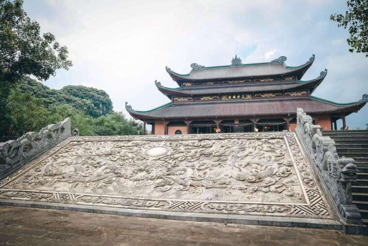from-hanoi-bai-dinh-trang-an-mua-cave-a-scenic-day-tour