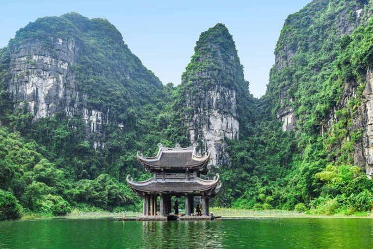 from-hanoi-hoa-lu-trang-an-mua-cave-1-day-trip