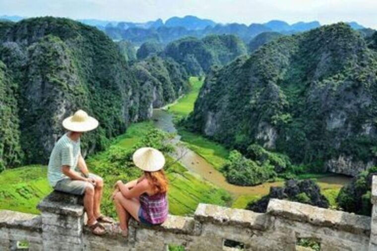 from-hanoi-ninh-binh-bai-dinh-trang-an-mua-cave-tour-4