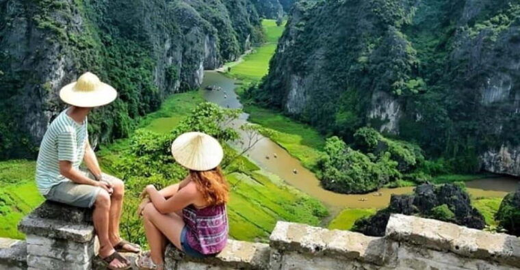 from-hanoi-ninh-binh-hoa-lu-tam-coc-mua-cave-day-tour