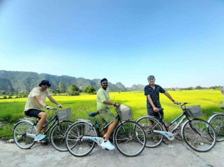 from-hanoi-ninh-binh-hoa-lu-trang-an-and-mua-cave-trip