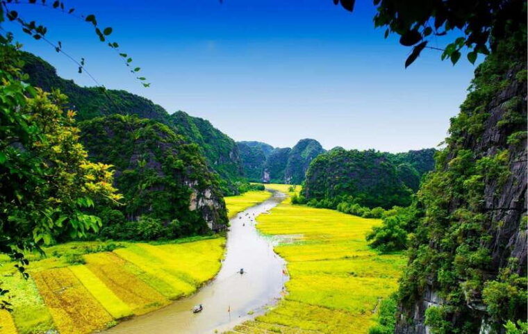 from-hanoi-private-day-tour-to-tam-coc-and-phat-diem
