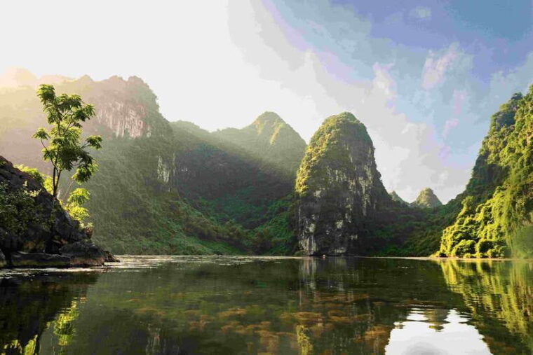from-hanoi-trang-an-bai-dinh-pagoda-full-day-trip