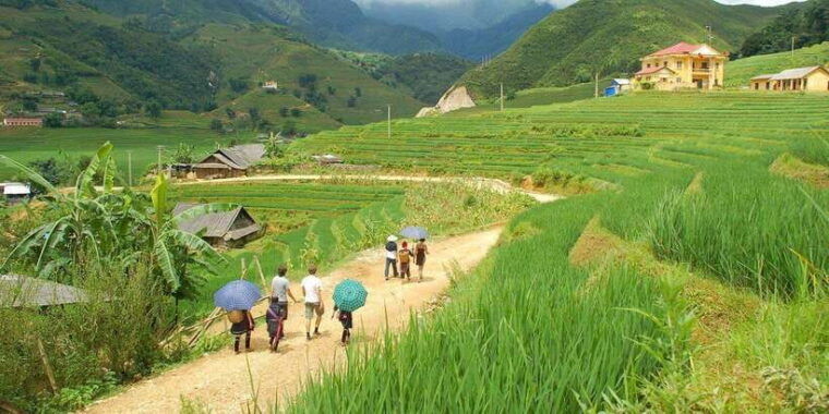 from-hanoi-trek-and-stay-3-day-sapa-highlands-adventure