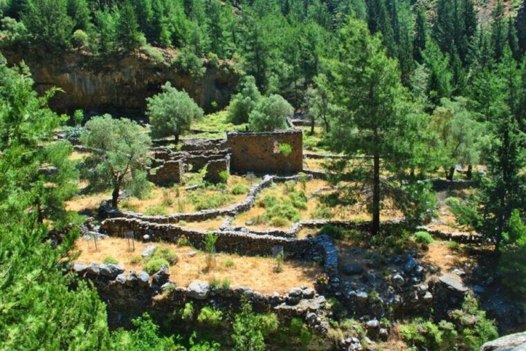 from-heraklion-samaria-gorge-agia-roumeli-hiking-day-trip