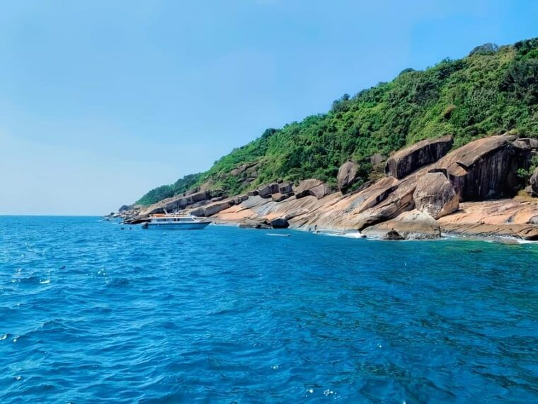 from-hoi-an-da-nang-swimming-snorkeling-in-cham-islands