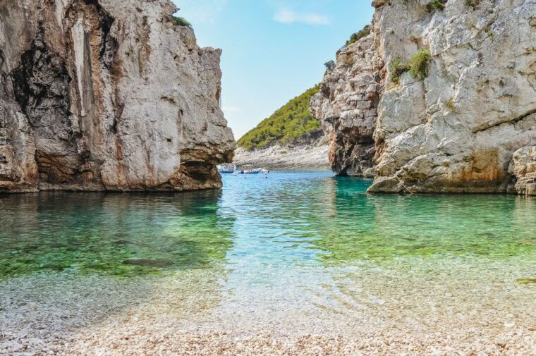 from-hvar-vis-island-and-blue-cave-speedboat-tour