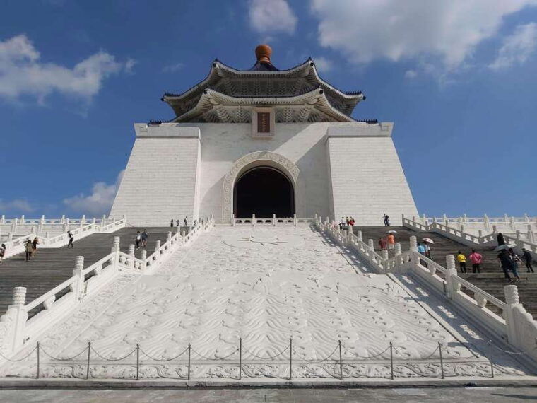 from-keelung-private-taipei-city-landmarks-shore-excursion