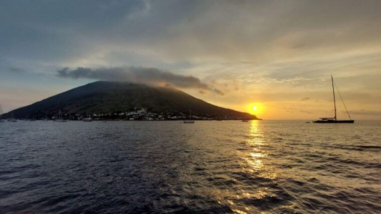 from-milazzo-panarea-and-stromboli-sunset-cruise
