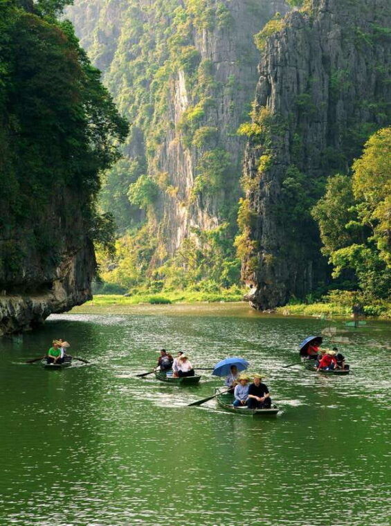 from-ninh-binh-longest-day-trip-trang-an-mua-cave-lunch