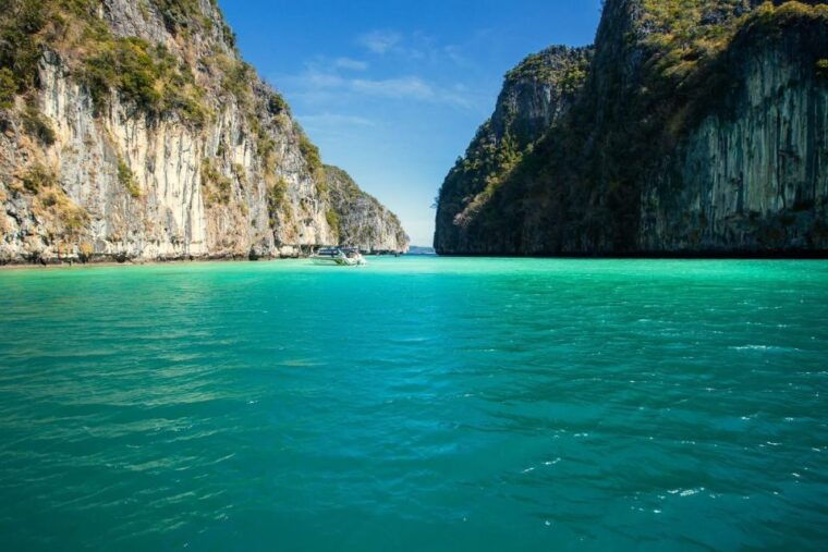 from-phi-phi-half-day-longtail-boat-tour-with-snorkeling