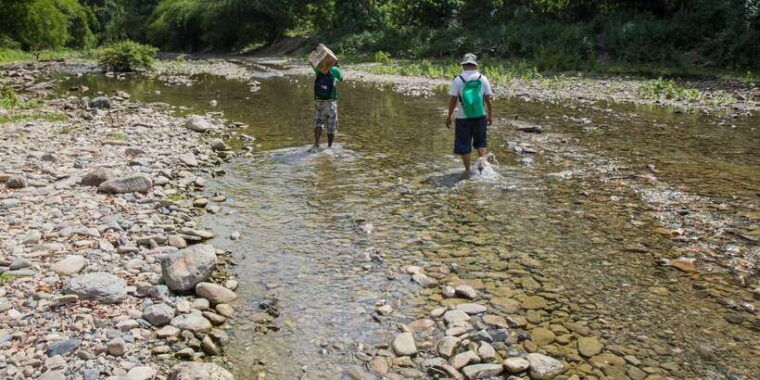 from-puerto-princesa-trek-to-batak-tribe-village