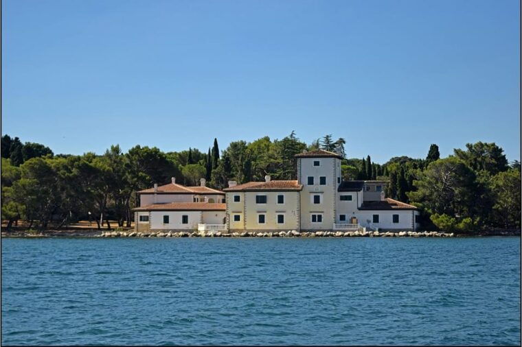 from-pula-rovinj-np-brijuni-cruise-with-red-island-visit