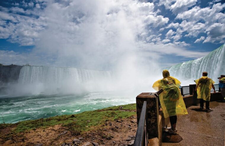 from-toronto-niagara-falls-full-day-bus-tour