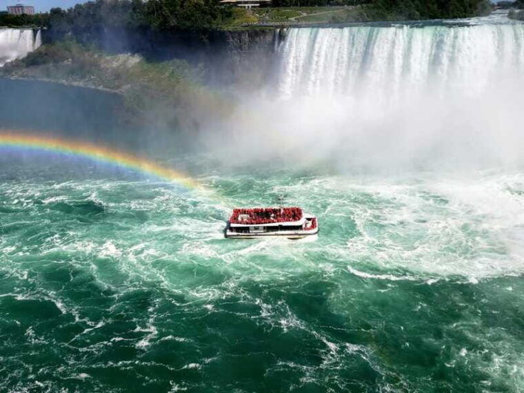 from-toronto-niagara-falls-guided-day-tour-with-boat-cruise