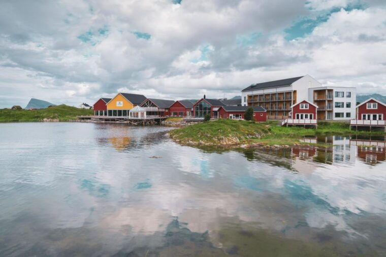 from-tromso-kayak-trip-with-lunch-and-sauna-at-sommaroy